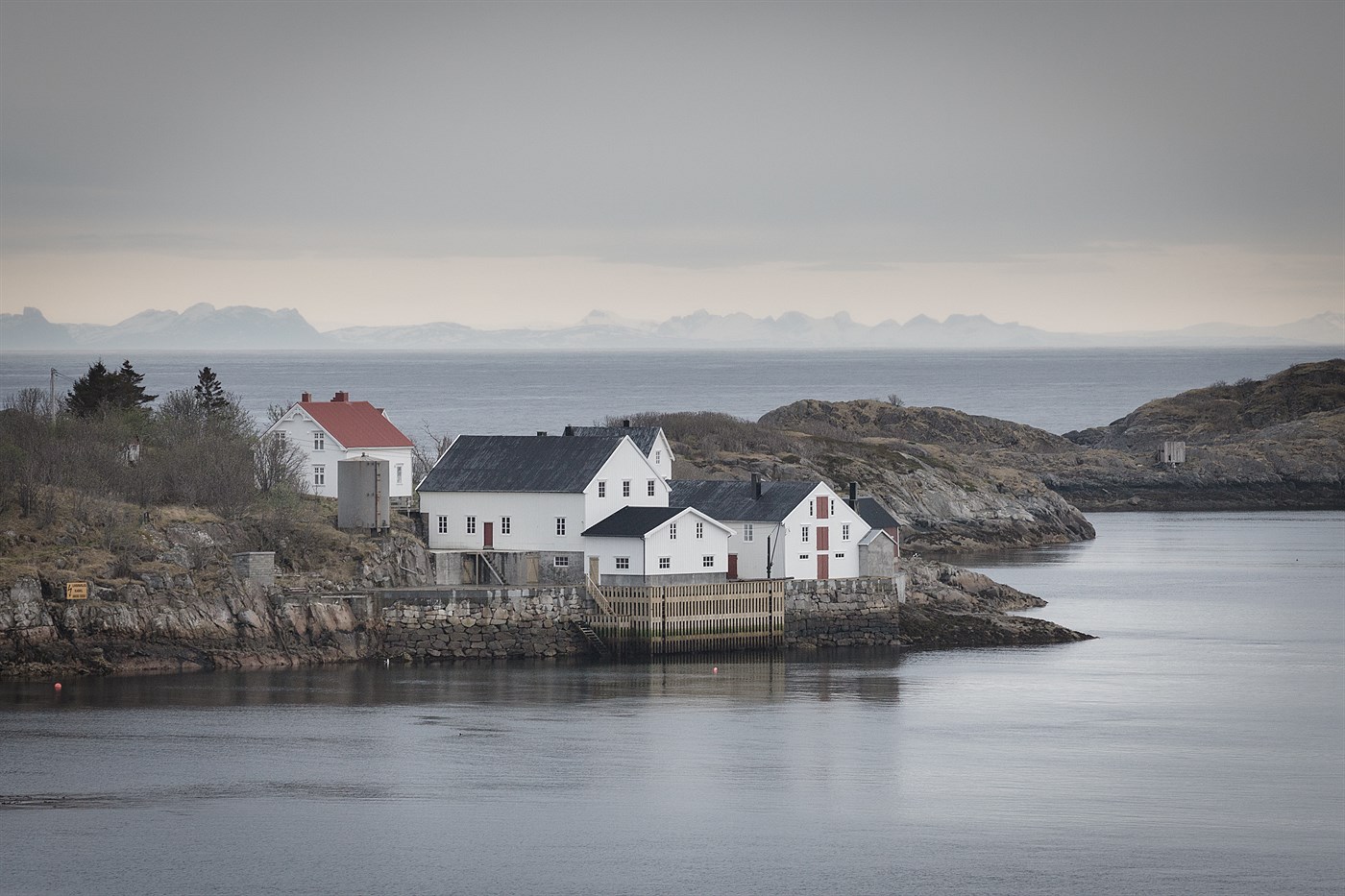 House in Henningsvær, photo