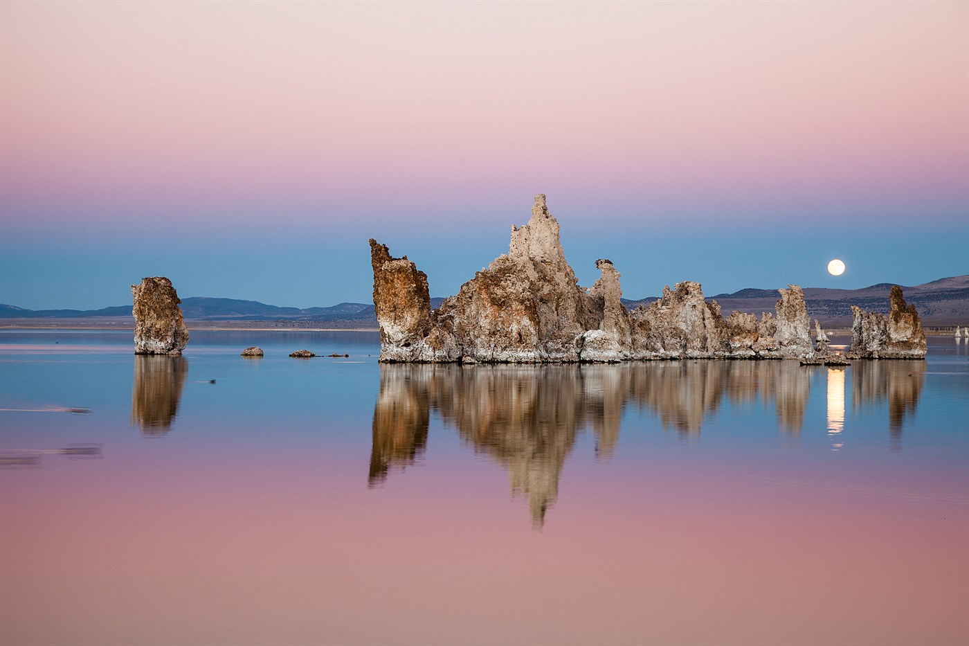 Západ slunce nad Mono Lake, photo