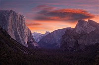 Východ slunce v Yosemitech