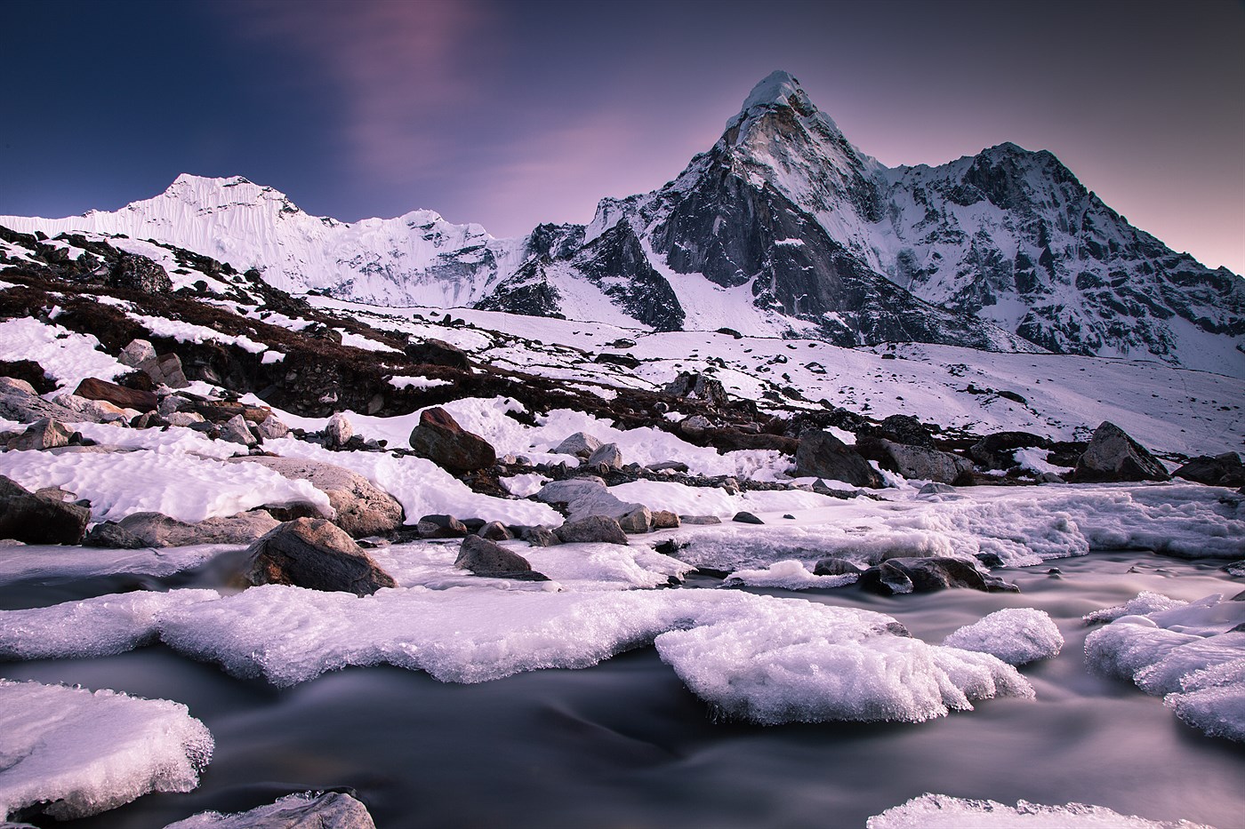 Východ slunce u Ama Dablam, photo